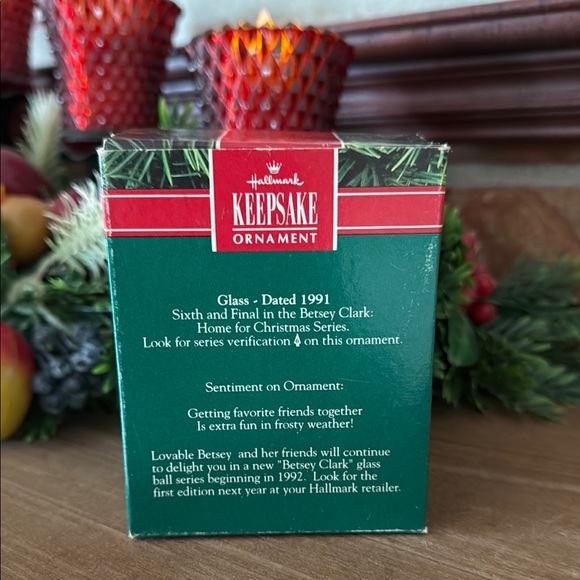 1991 Vintage Hallmark Keepsake Ornament - Betsey Clark Home for Christmas - Picture 2 of 2